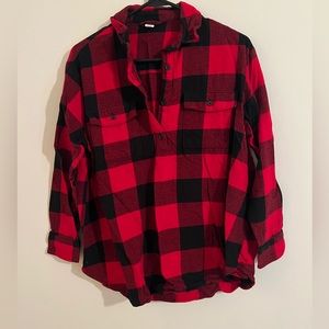 Old navy Buffalo plaid maternity shirt